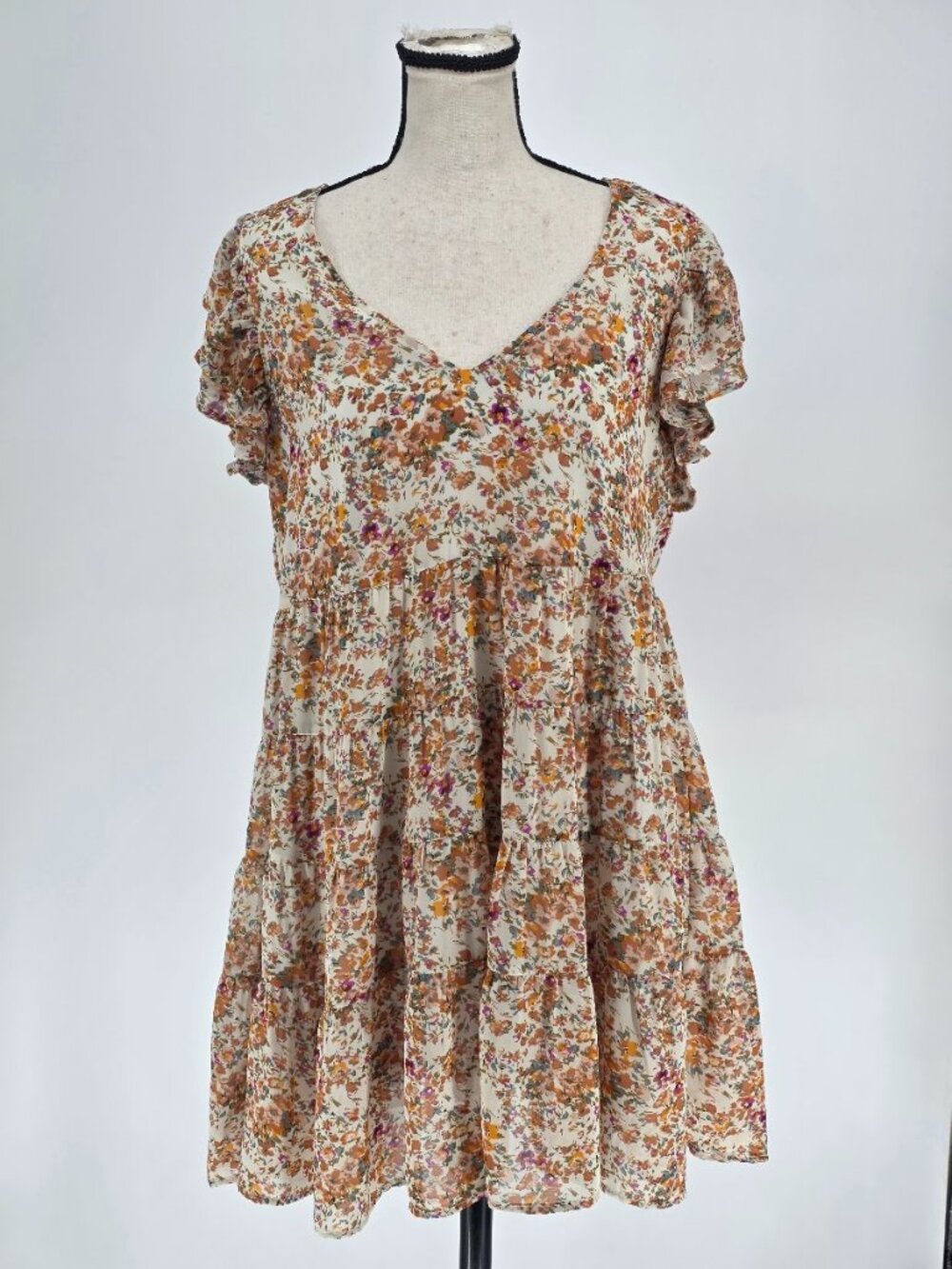 BaeVely Floral Tiered Mini Babydoll Dress Cream Multi Boho Flutter Sleeve M EUC